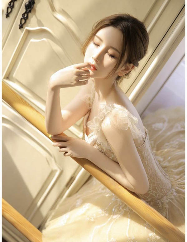 温哥华伴游大学生